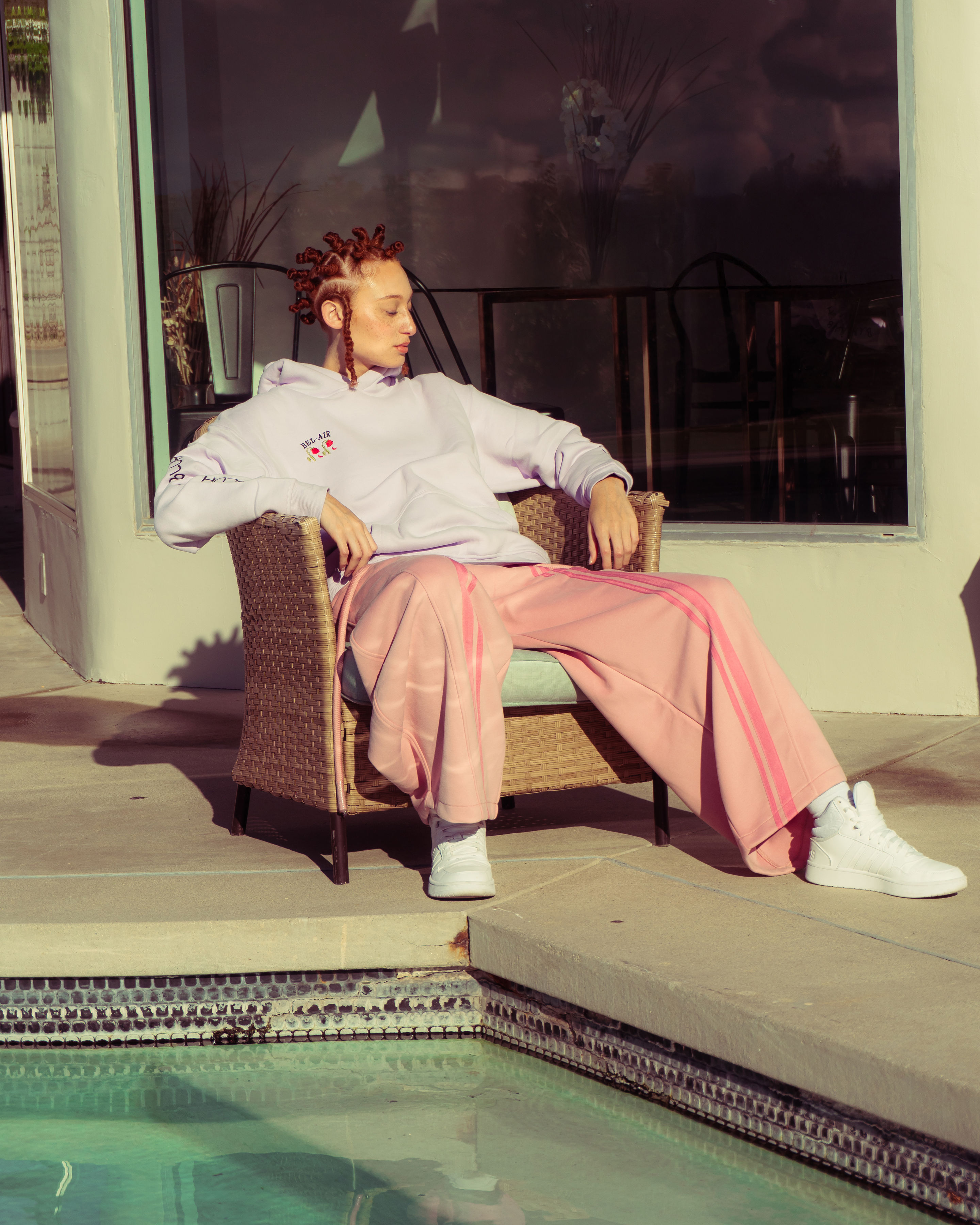 ProdBySu, poolside